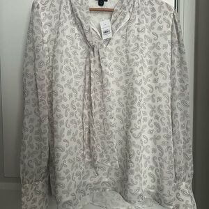 NWT!!! Ann Taylor sheer top w front lining medium